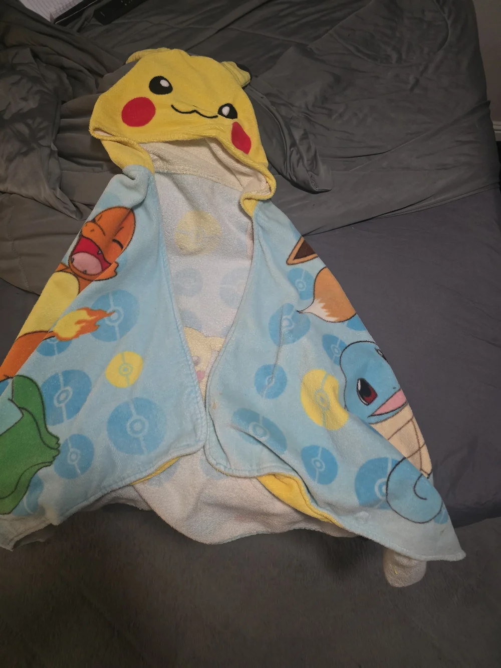 Pokemon Blue Yellow Pikachu Eevee Charmander Meowth Hooded Bath Towel